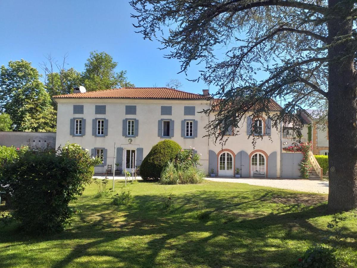 Chez Celine Et Philippe Chambre Marie Dans Propriete De Charme Avec Piscine Le Fossat Exterior foto